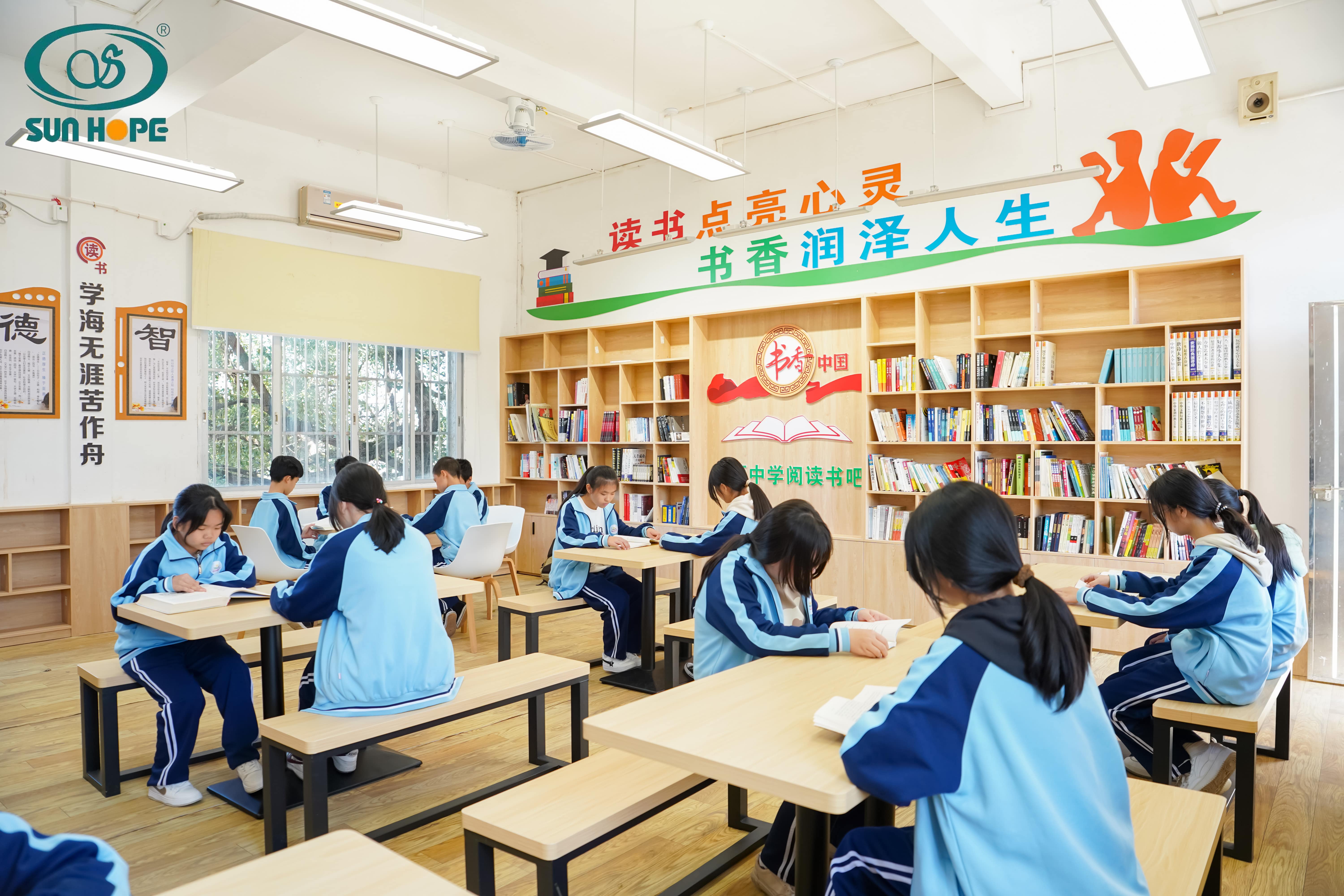 天津高校大学生记者走进乐动注册公益小学开展“书香悦读,筑梦成长”活动 天津高校大学生记者走进乐动注册公益小学开展“书香悦读,筑梦成长”活动