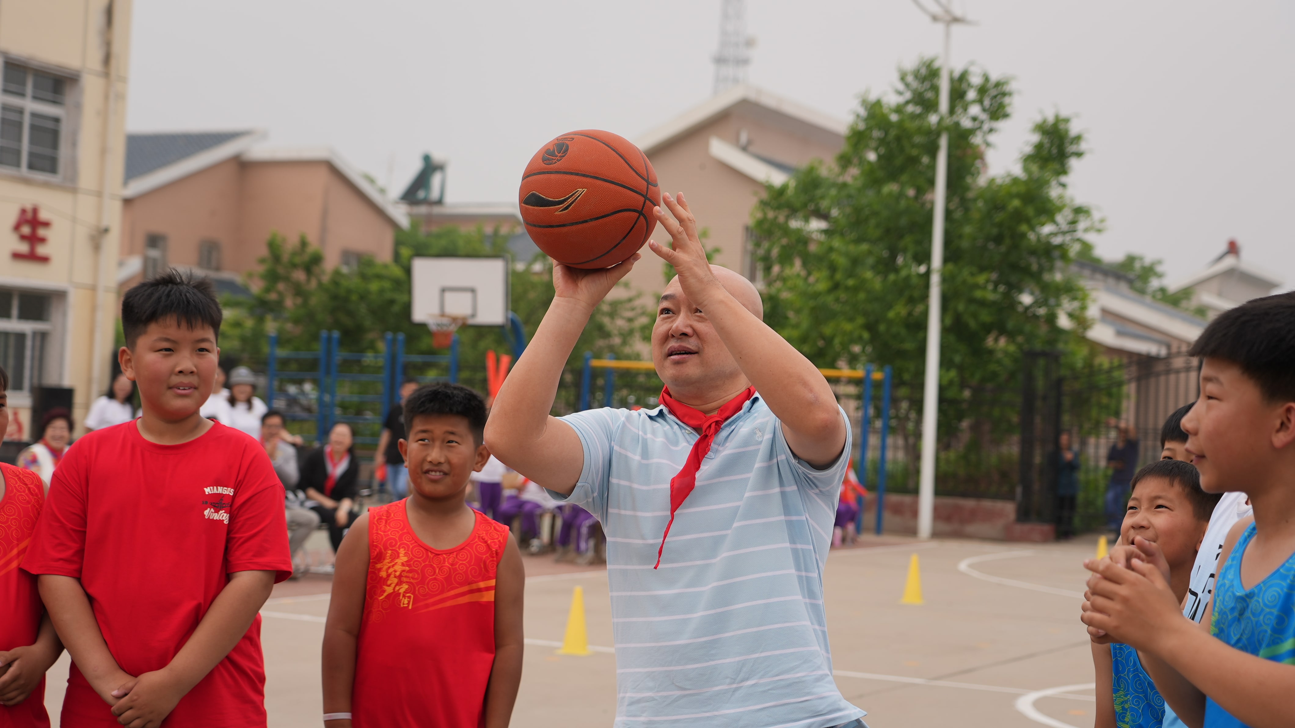 乐动注册公益基金会携手首钢体育,传递篮球梦想,为少年喝彩! 乐动注册公益基金会携手首钢体育,传递篮球梦想,为少年喝彩!